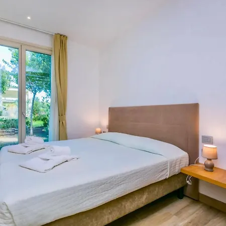 Apartmanhotel Building-residence With Swimming-pool Immersed In The Tuscan Countryside, Elegant With Air Conditioning And Private Outdoor Space *