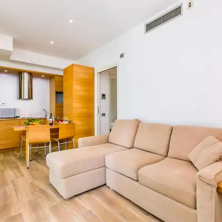 Apartmanhotel Building-residence With Swimming-pool Immersed In The Tuscan Countryside, Elegant With Air Conditioning And Private Outdoor Space *