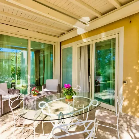 Building-residence With Swimming-pool Immersed In The Tuscan Countryside, Elegant With Air Conditioning And Private Outdoor Space Collemezzano